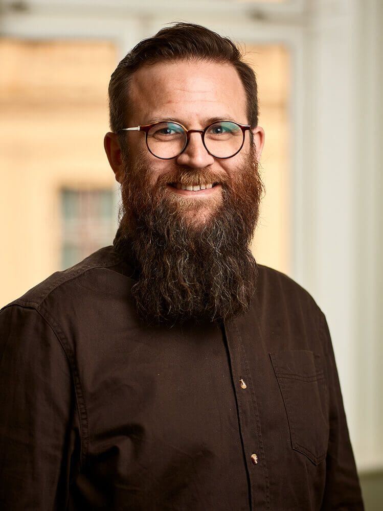 Jerker Osatie på Devize